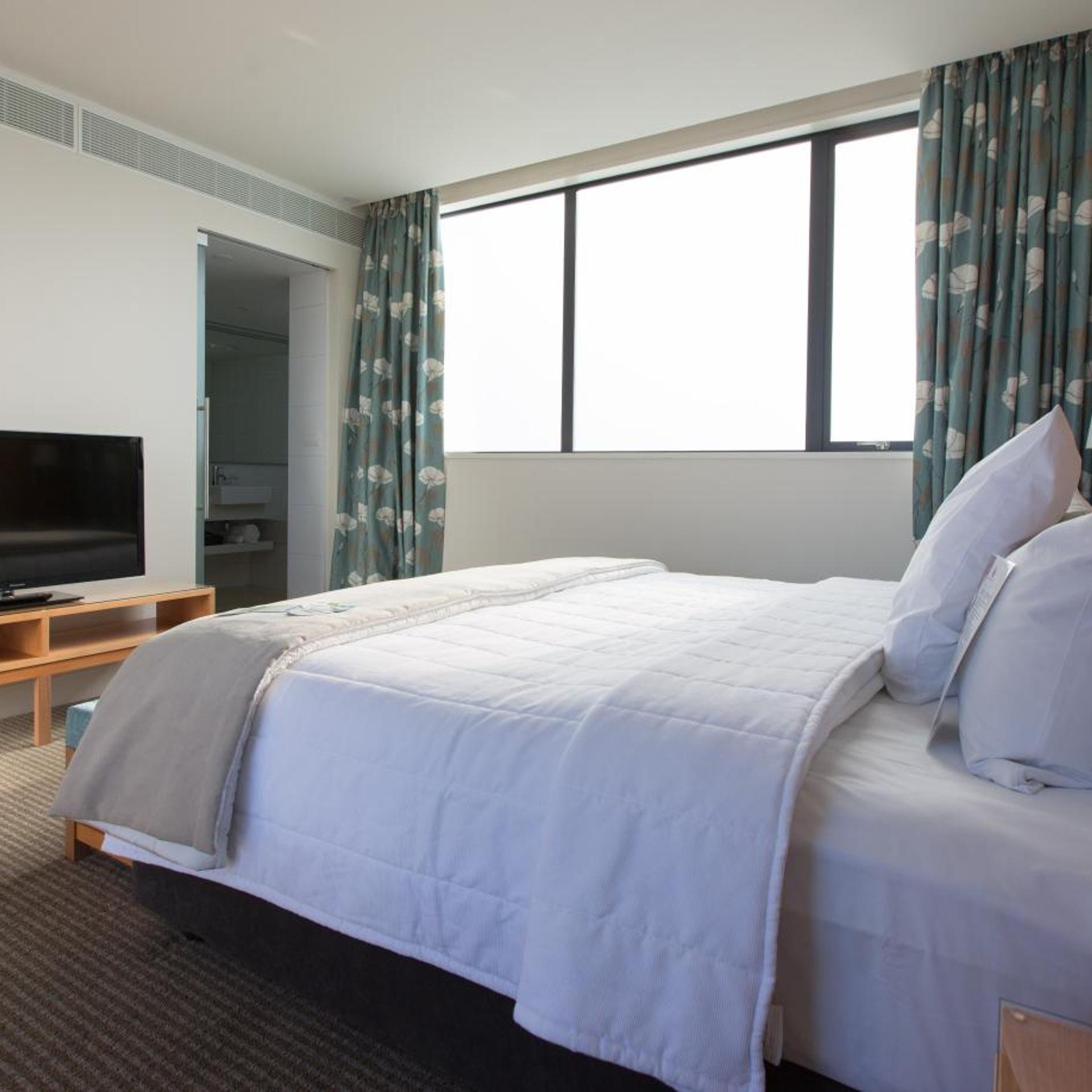 1 Bedroom, Suite, Business Level