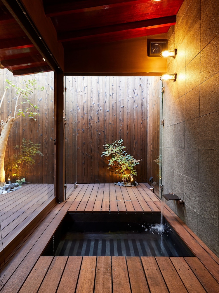 Rinn Premium Machiya Townhouse Kyoto Nijo Castle North [VR] 24/50