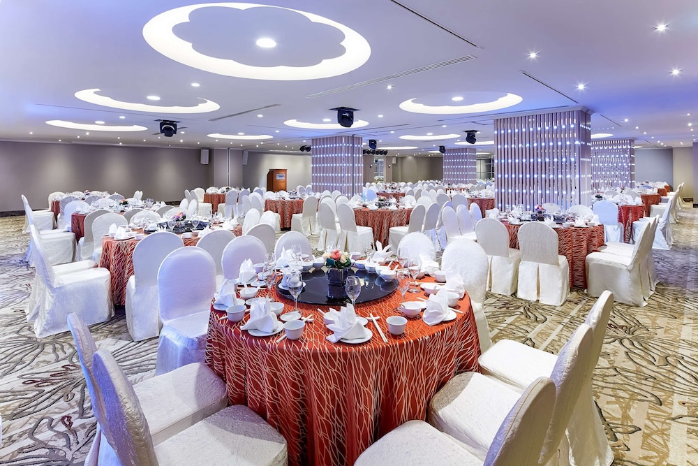 Novotel Singapore on Kitchener 50/61