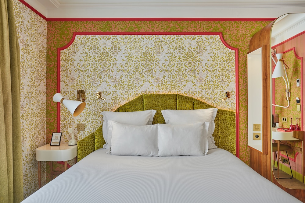 Idol Hotel 27/47