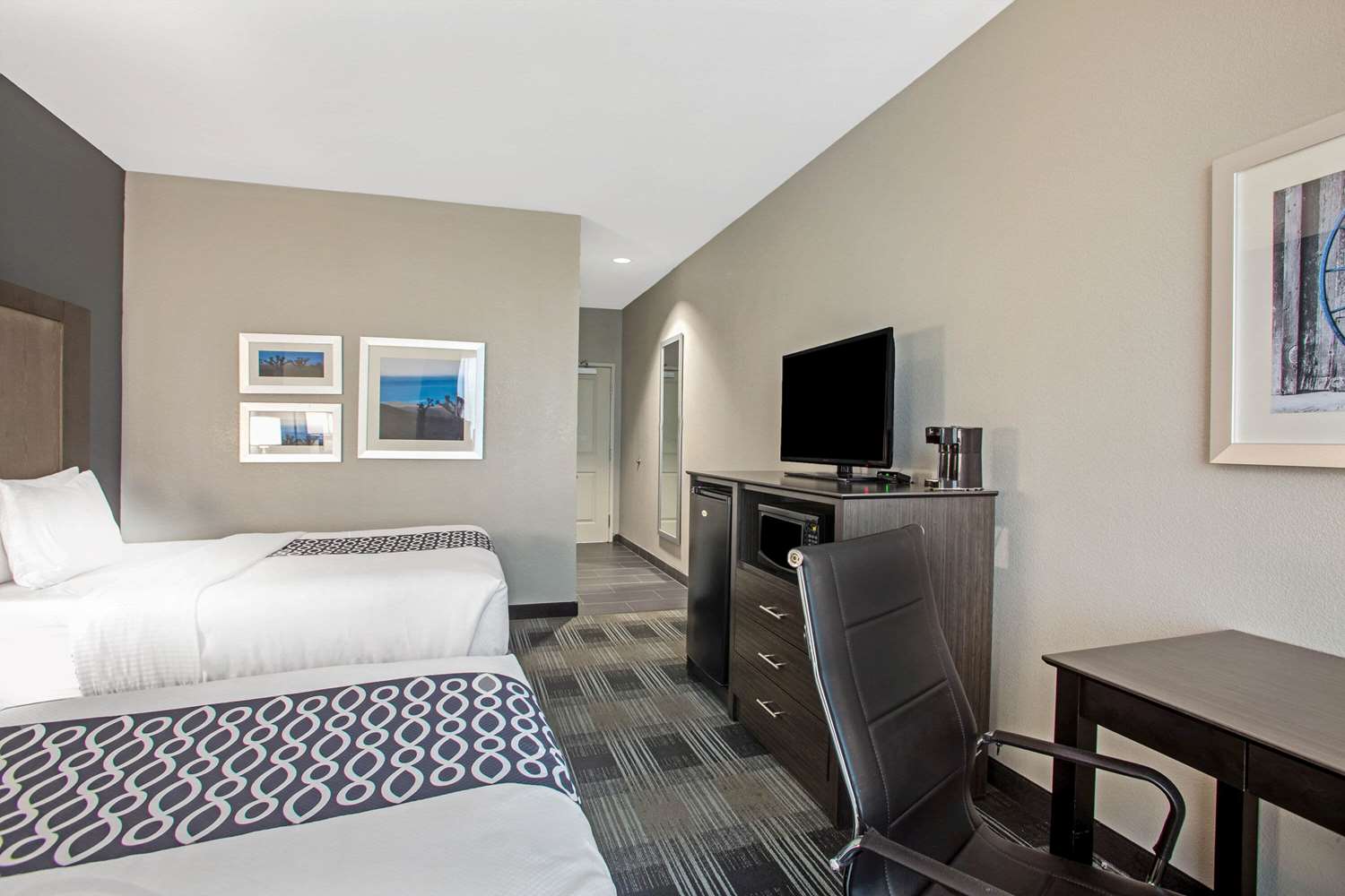 La Quinta Inn Suites By Wyndham Victoria South 15/55