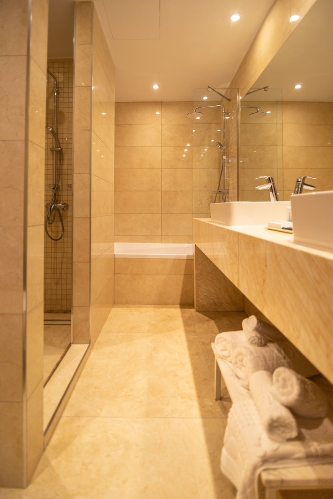 Leonardo Boutique Hotel Larnaca 36/62
