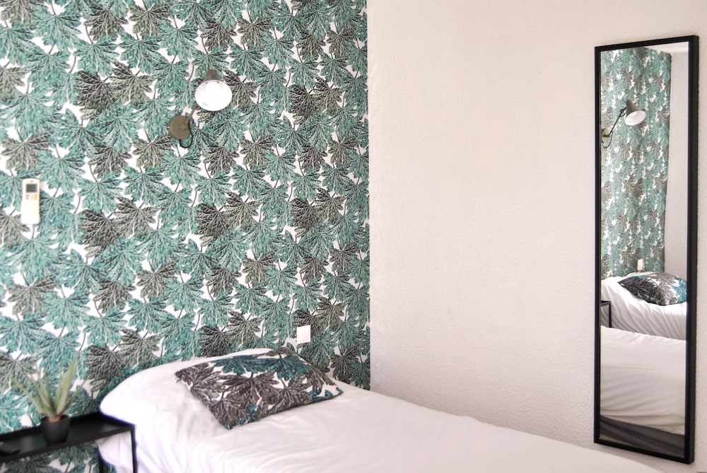 HOTEL LE THUROT 23/50