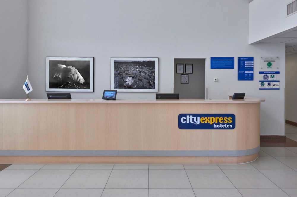 City Express by Marriott Minatitlan 12/61
