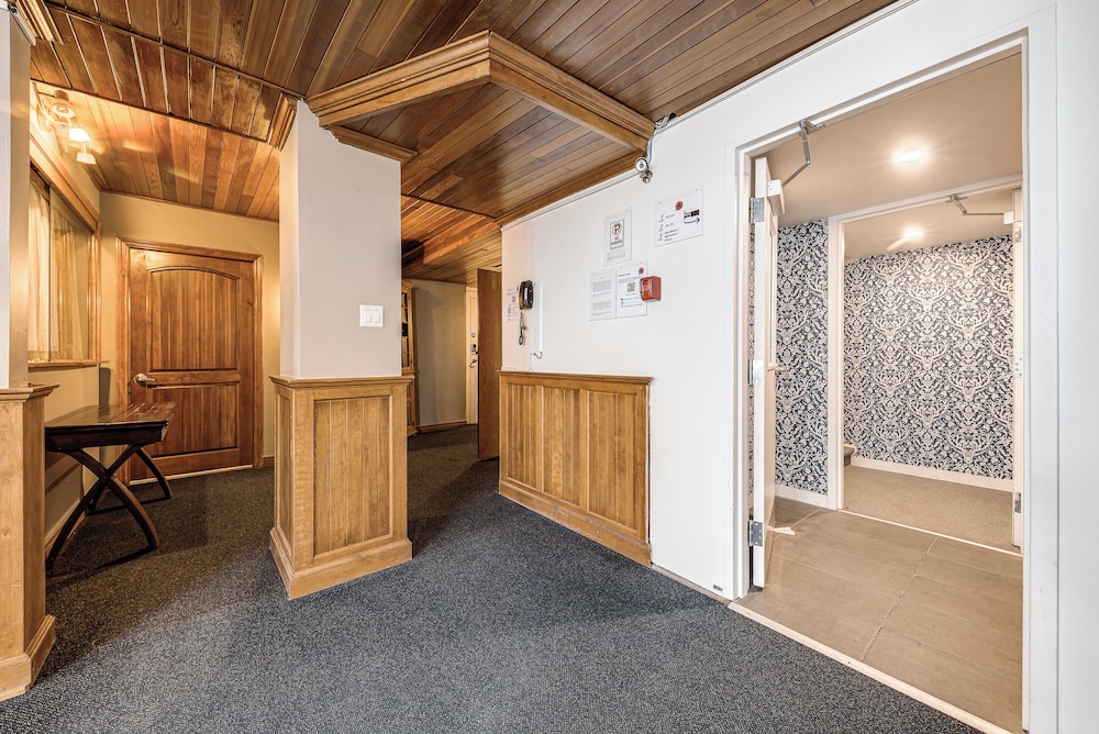 Hotel Manoir des Remparts 58/72