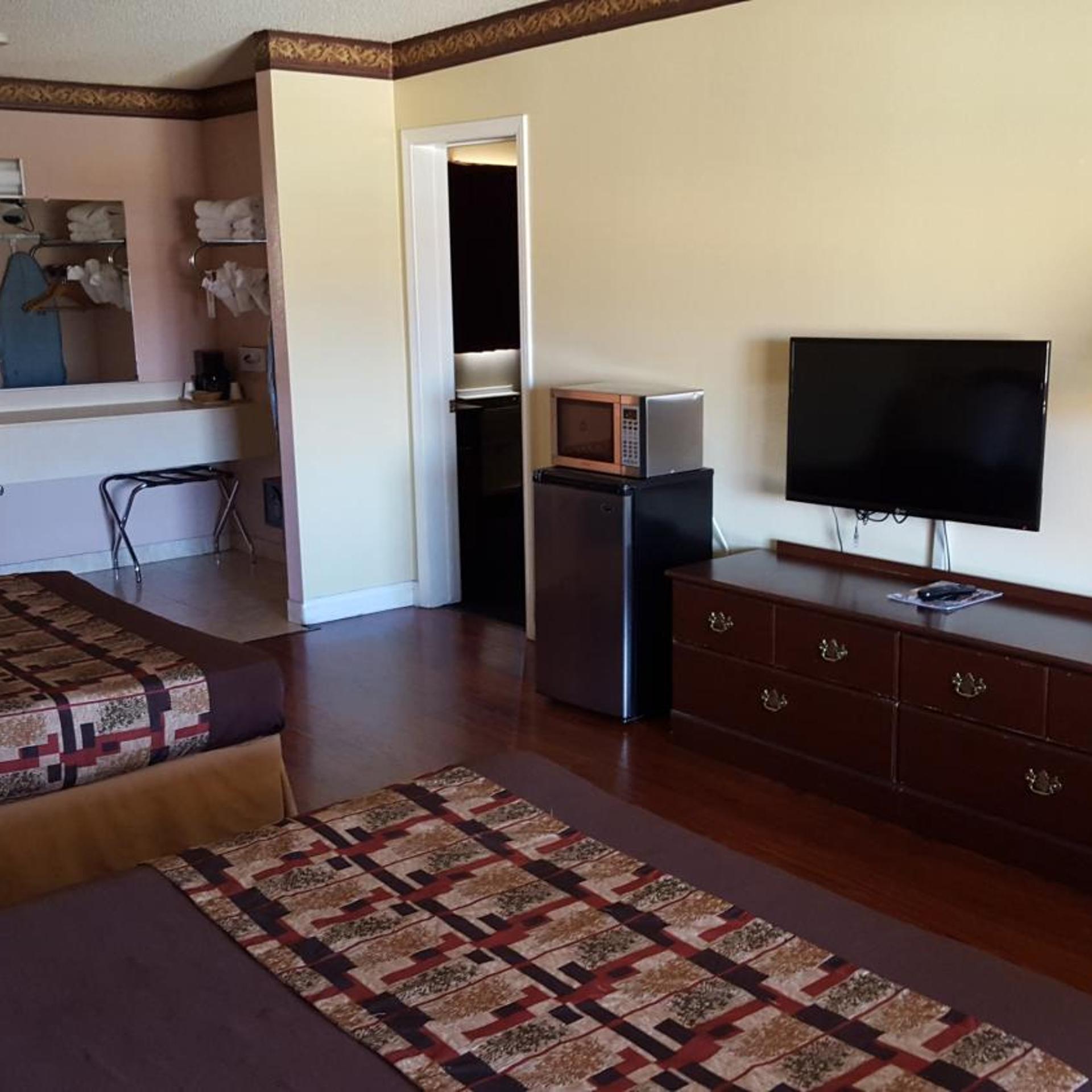 Anaheim Astoria Inn & Suites 15/22