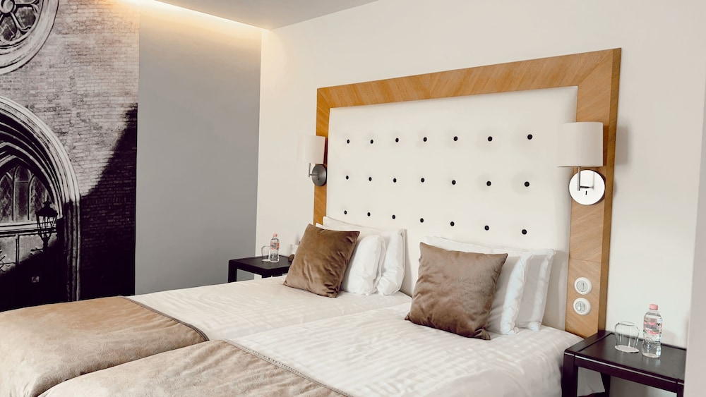 Deluxe, Twin Beds
