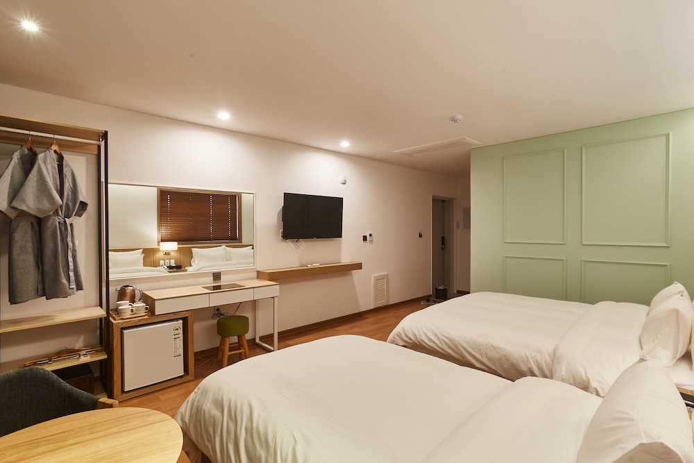 SUPERIOR, TWIN BEDS