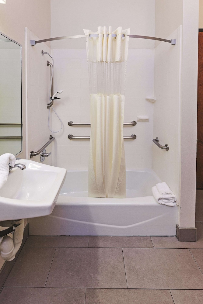 La Quinta Inn & Suites by Wyndham Austin NW/Lakeline Mall 10/44