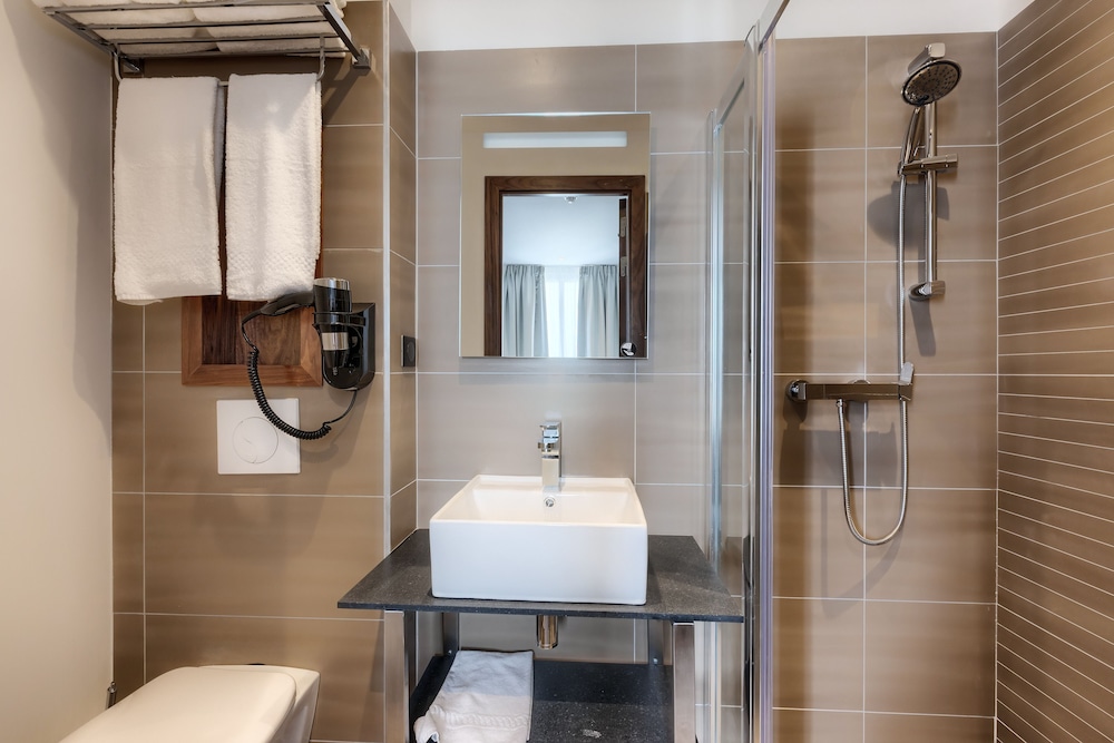 Hotel Le Trente Batignolles 47/48