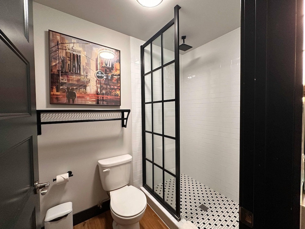 Hotel Grinnell, an Ascend Collection Hotel 49/50