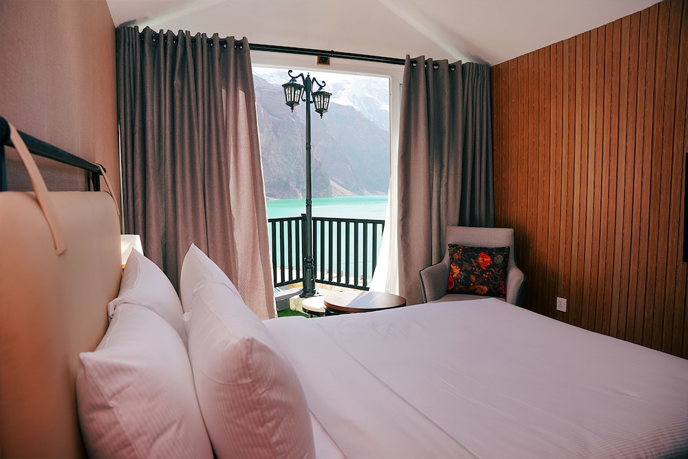Lodges By Baron Hunza Attabad Lake 21/49