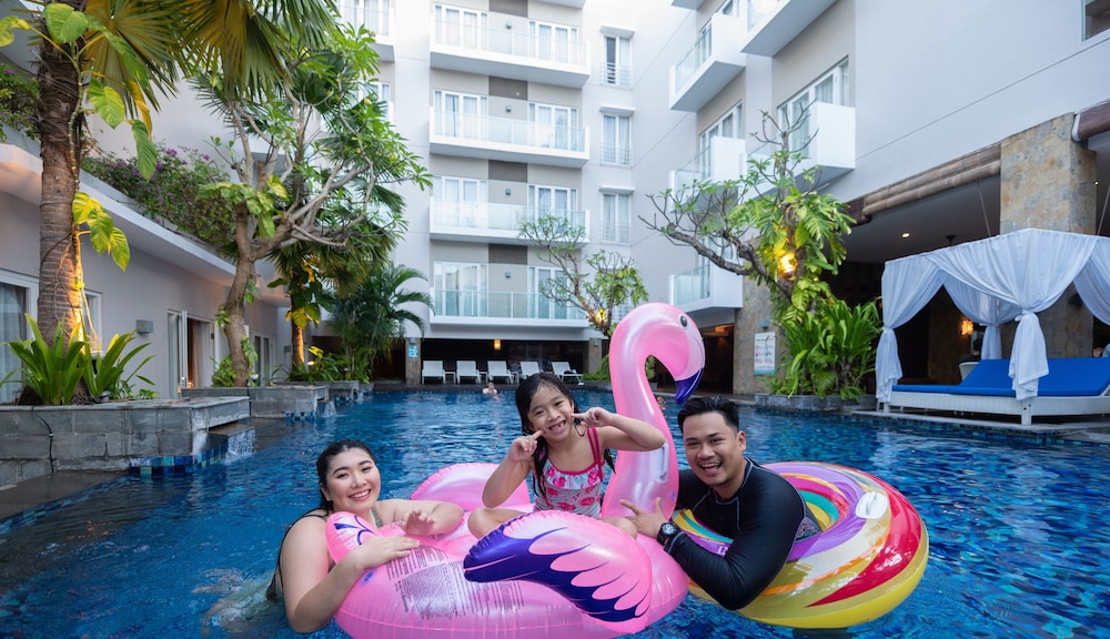 Grand Ixora Kuta Resort 36/73