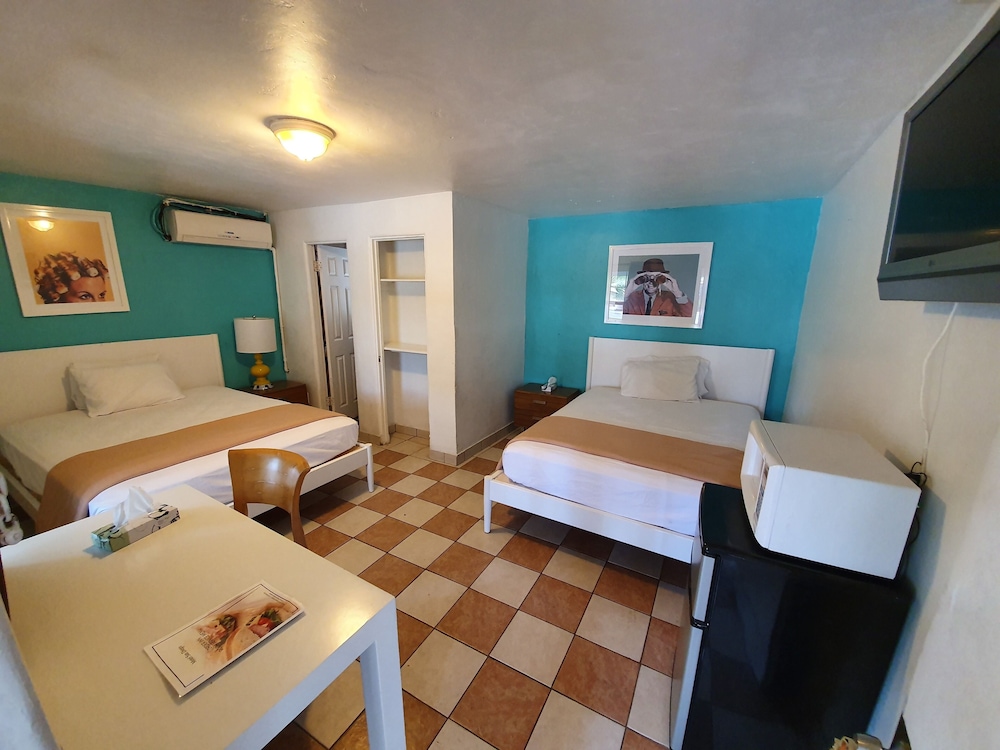 Motel San Diego 8/38