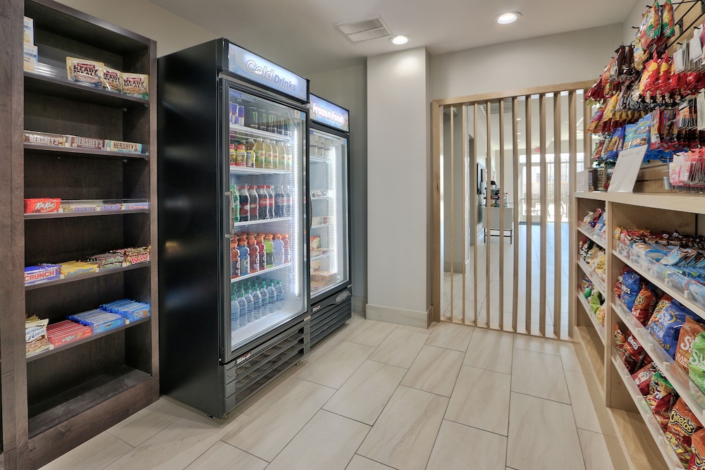 Holiday Inn Express & Suites Houston East - Beltway 8 33/53