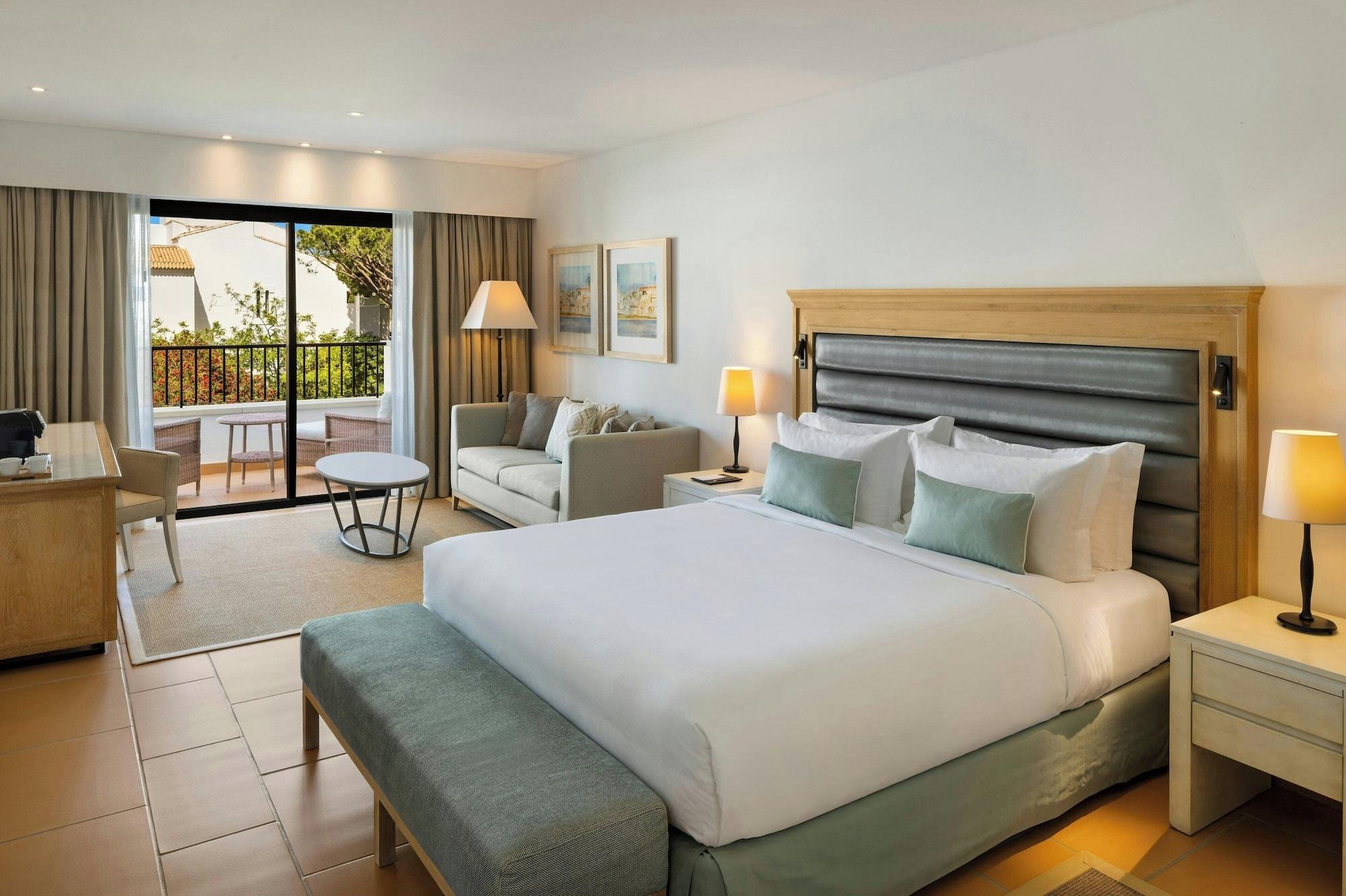 2 Bedrooms, Suite, Pool View