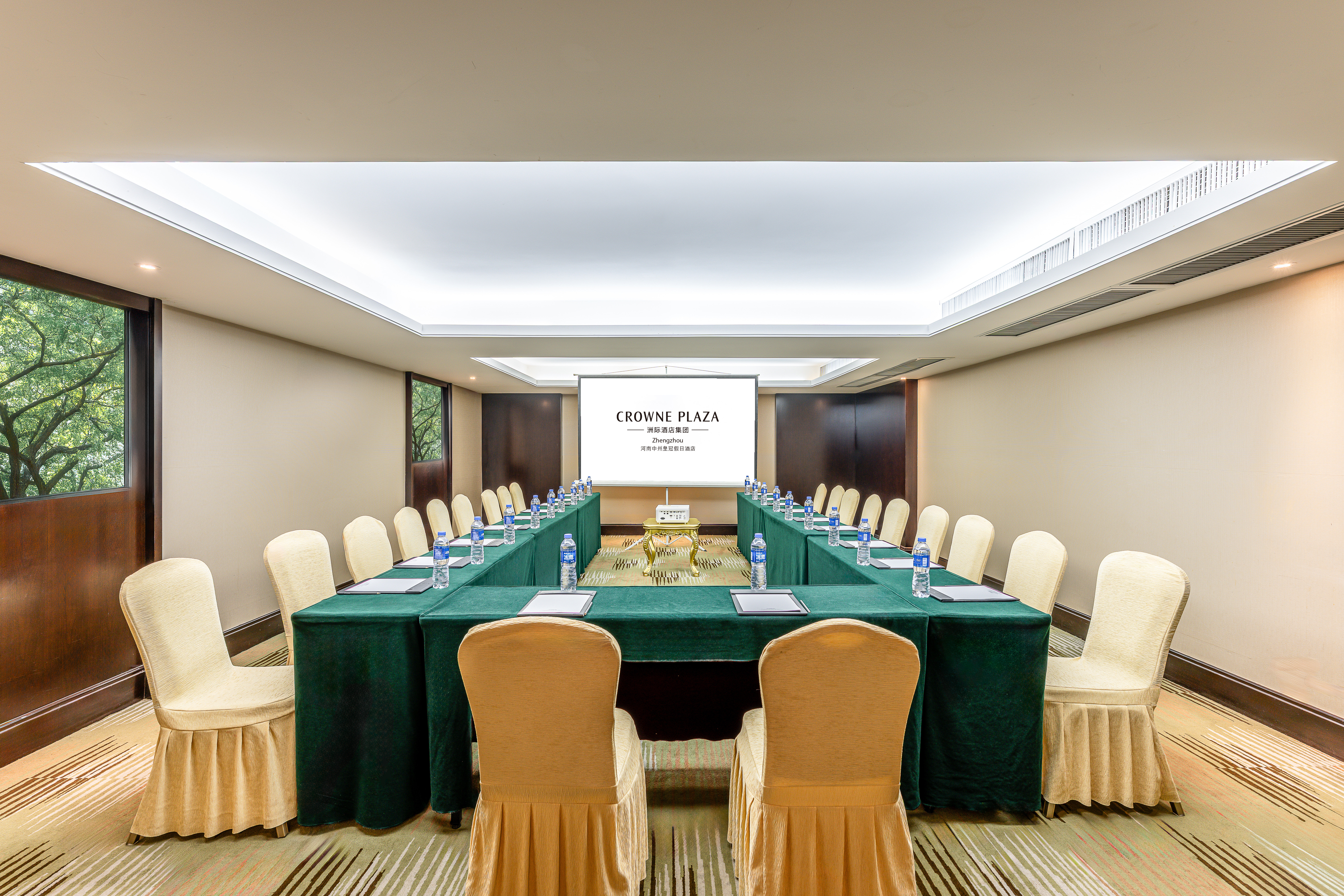 CROWNE PLAZA ZHENGZHOU 74/80