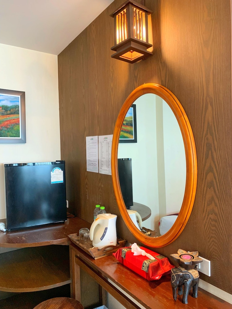 Aiyaree Place Hotel 63/75