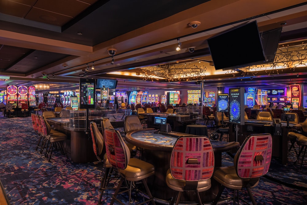 Golden Nugget Lake Tahoe Hotel & Casino 53/56