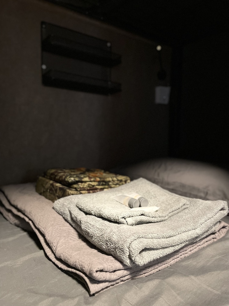 Sheridan Hostel 27/50