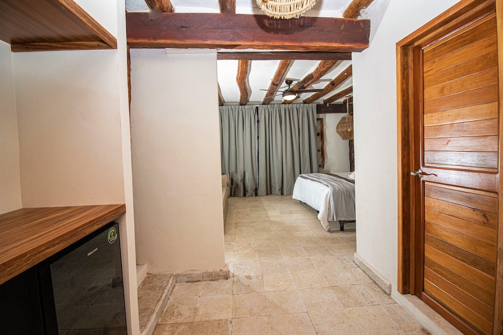 جناح بسرير كينج بإطلالة على البحر مع أريكة، Amaite Hotel And Spa 8/9