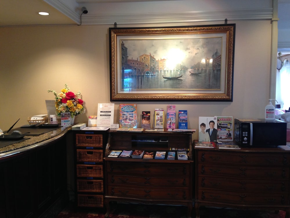 Creston Hotel 24/37