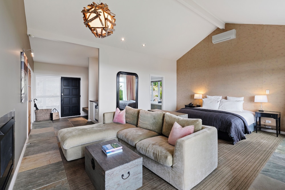 Woodhouse Mountain Lodge 12/50