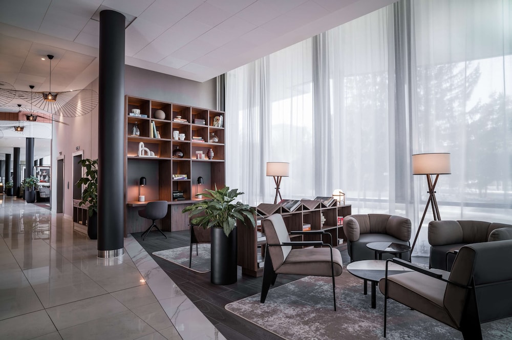 Radisson RED Oslo Airport 30/60