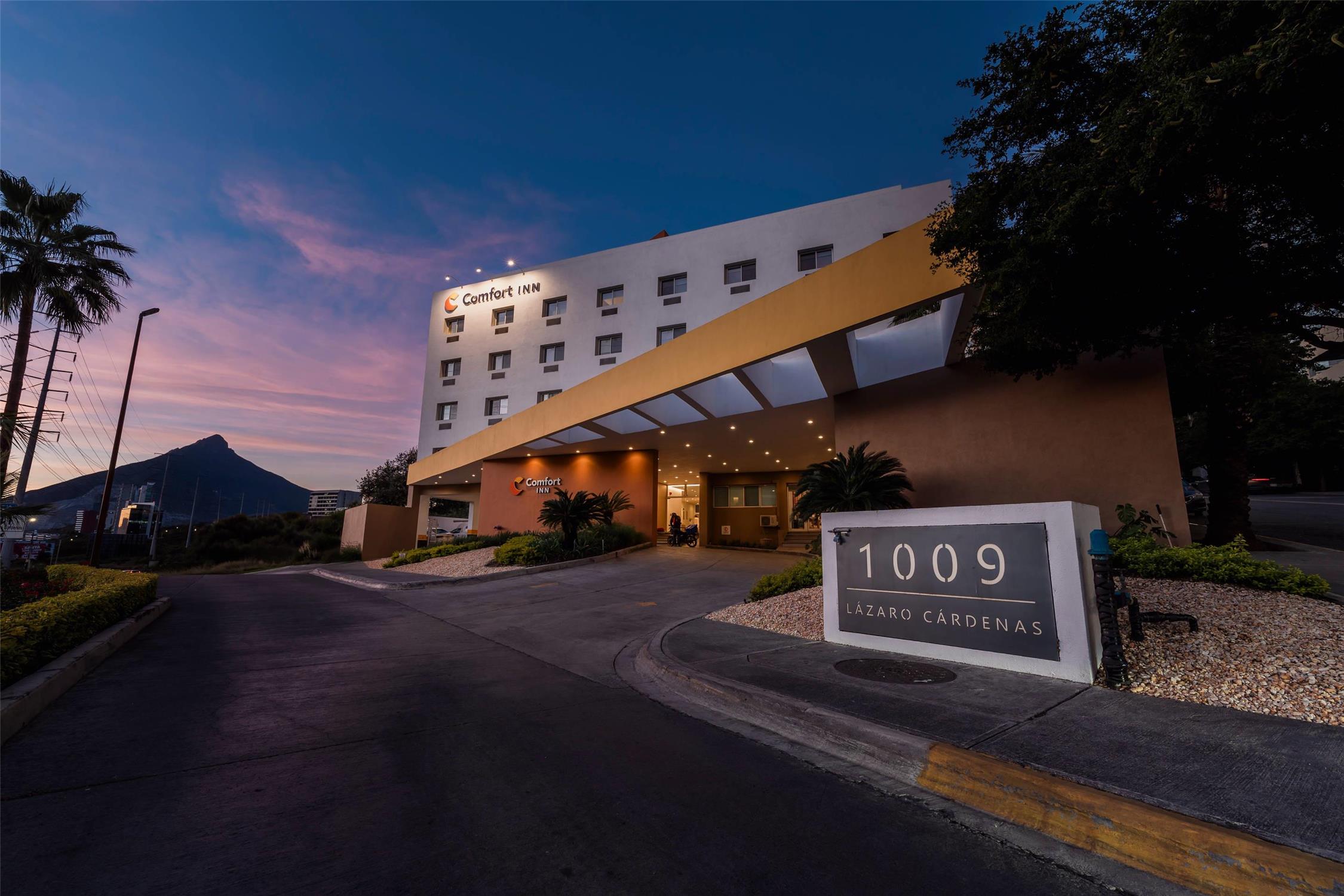 Comfort Inn Monterrey Valle 6/40