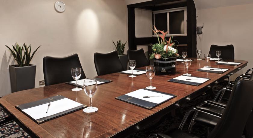 Copthorne Hotel London Gatwick 26/29