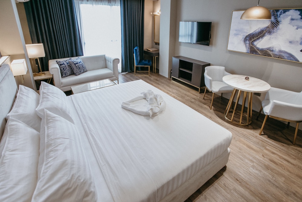 Pvl Suites 5/33