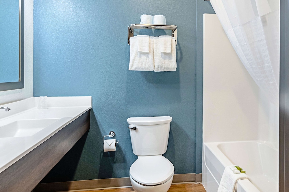 Woodspring Suites Naples 48/53