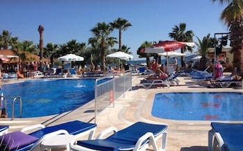 Nagi Beach Hotel 7/70