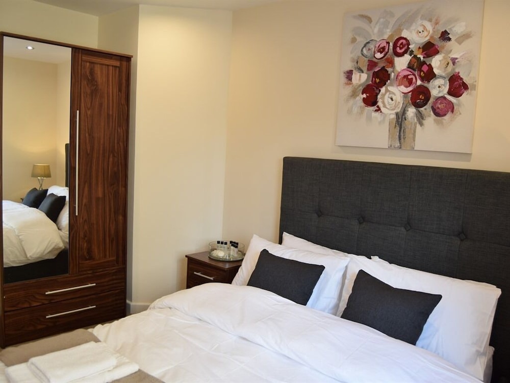 Morland House 8/50
