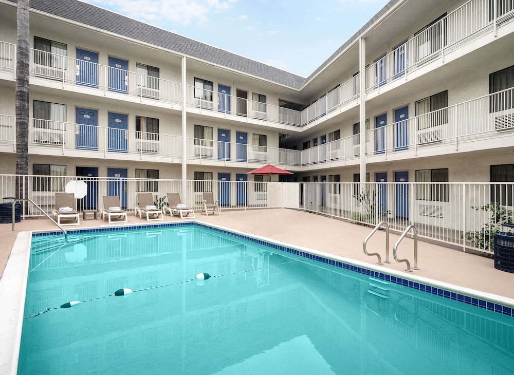 Motel6 Buena Park, CA - Knotts Berry Farm - Disneyland 6/34