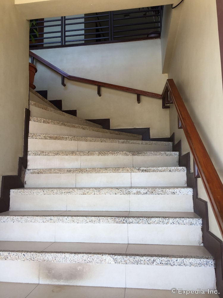 Coron Gateway Hotel Suites 5/50