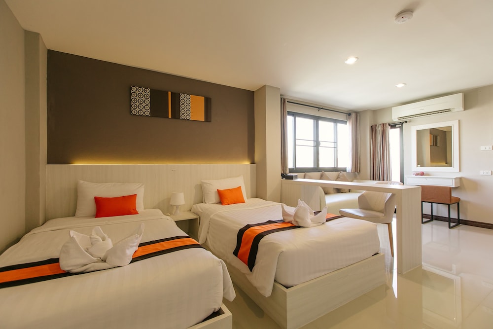 GRAND, DELUXE, TWIN BEDS