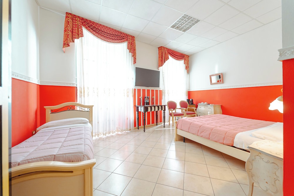 DELUXE, DOUBLE BED, CITY VIEW