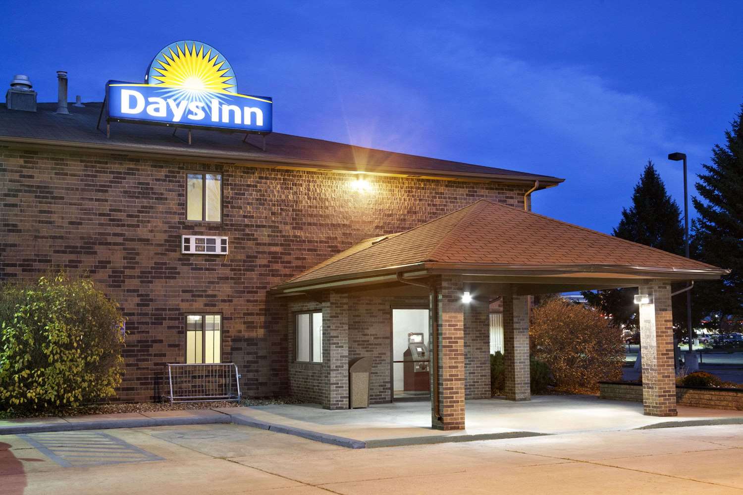 Days Inn by Wyndham Grand Forks Columbia Mall 1/10