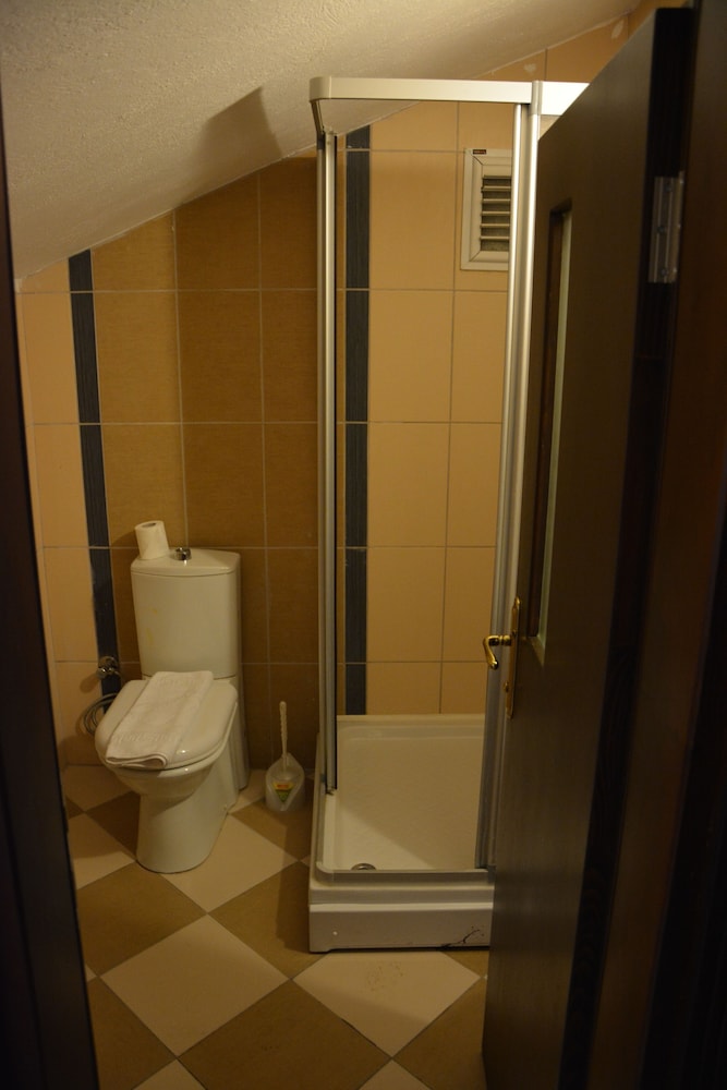 Yavuzhan Hotel 50/50