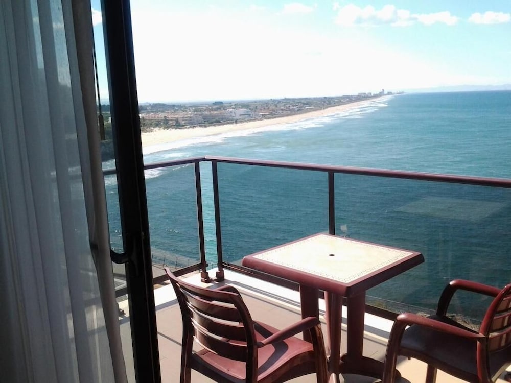 El Faro Aparthotel 27/36