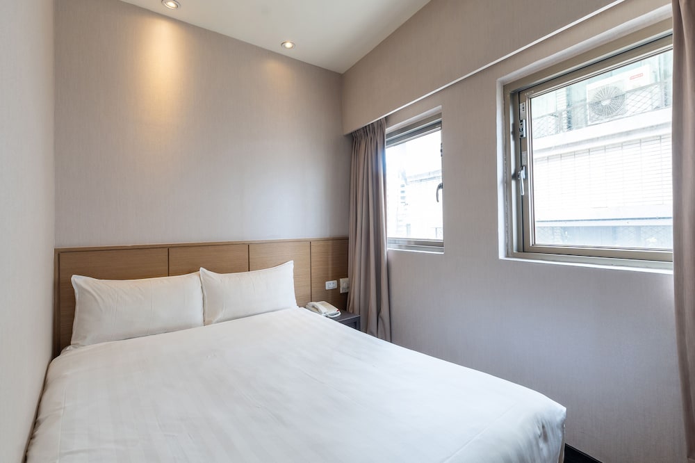 DELUXE, DOUBLE BED
