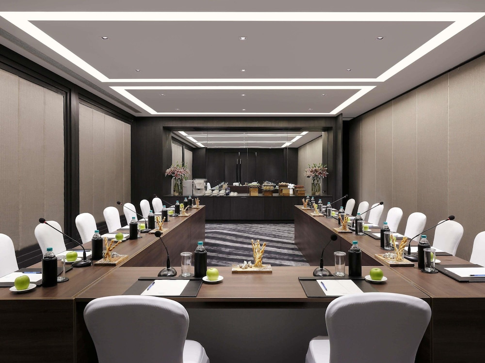Novotel Chennai Chamiers Road 64/73
