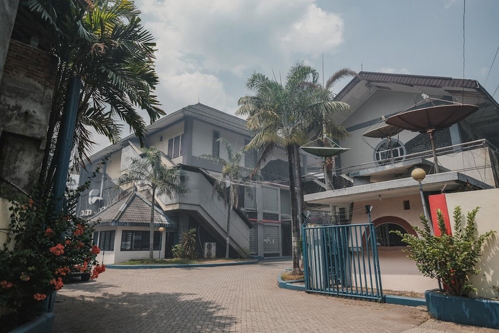 RedDoorz Plus near Pelabuhan Merak 3/25