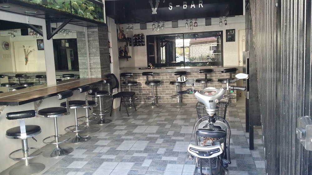 Ervoruto Hostel Makati 22/28