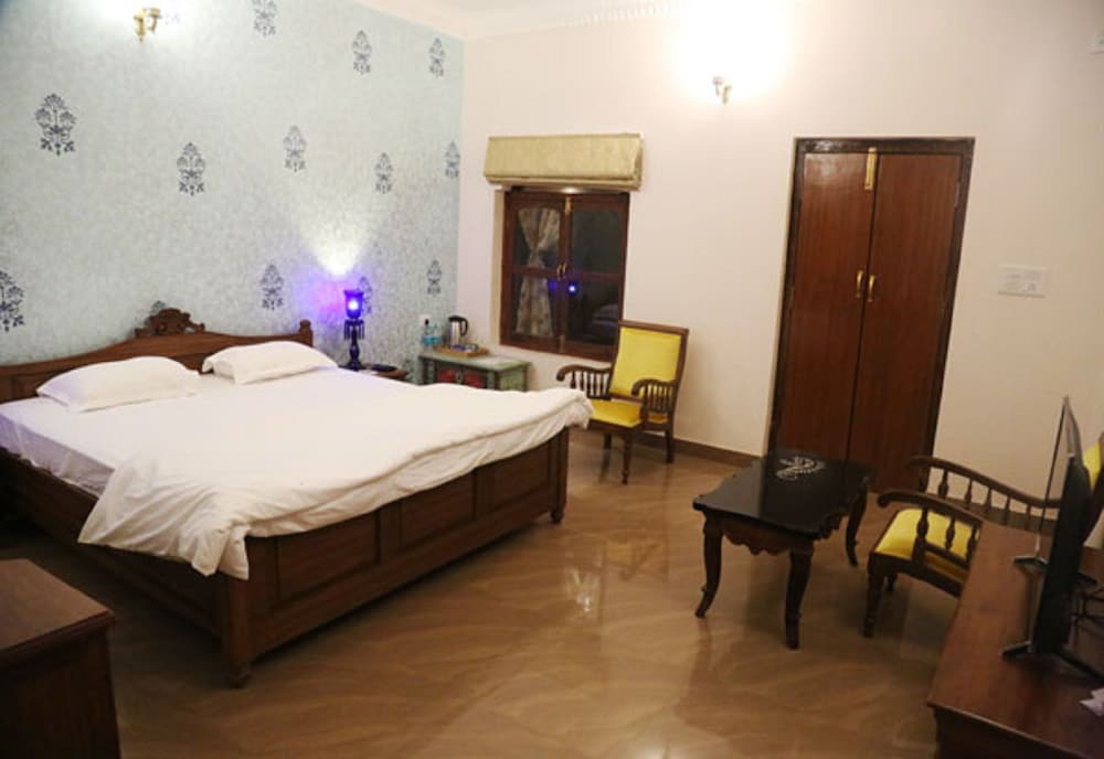 Vijaigarh Kothi 6/42