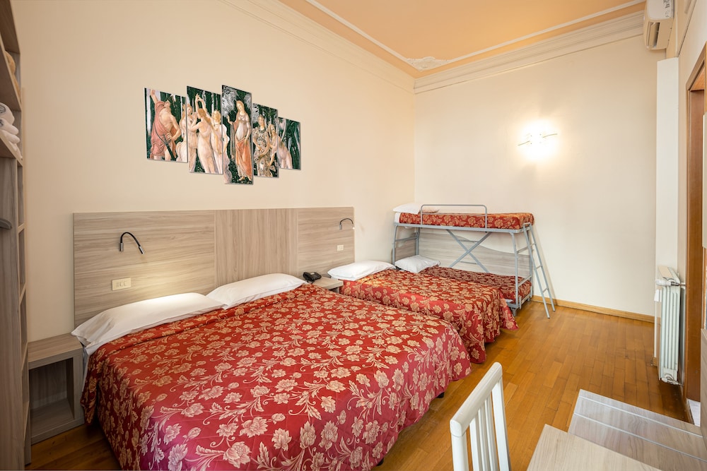 LILIUM HOTEL 18/65