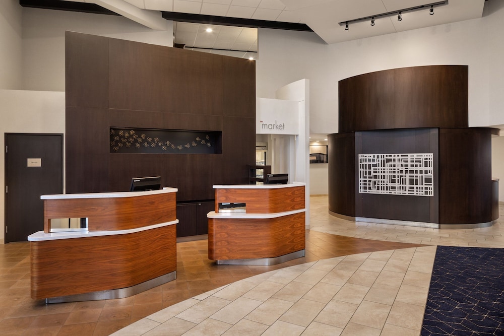 Lobby at Courtyard By Marriott La Crosse, LA CROSSE - WI