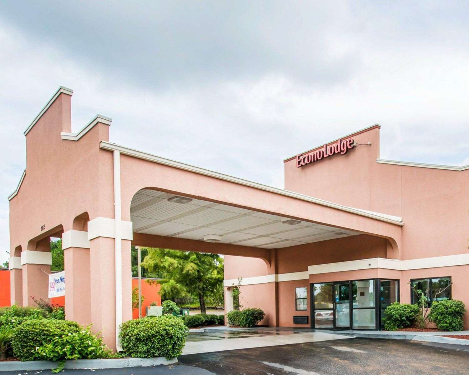 Econo Lodge Dothan West 5/20