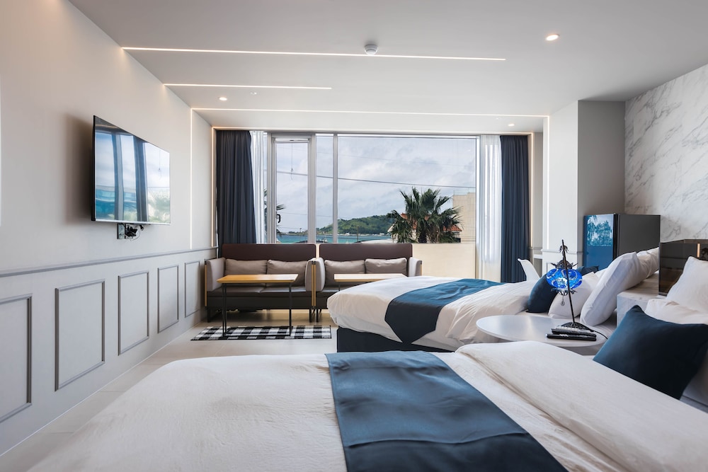 Bluespring Boutique Hotel 20/50